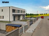 Pronájem - dům/vila, 213 m²