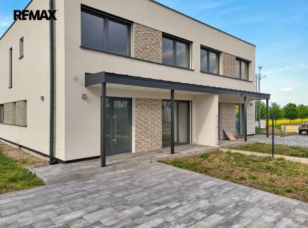 dji-20260505165350-0245-d-1.jpg | Pronájem - dům/vila, 213 m²