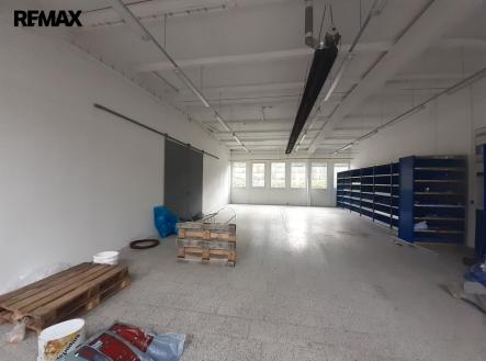 20231107-141426-resized-1.jpg | Pronájem - skladovací prostor, 129 m²