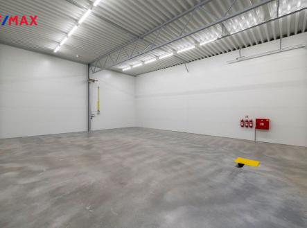 Pronájem - skladovací prostor, 180 m²