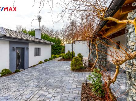 libis-9-k.jpg | Prodej - dům/vila, 311 m²