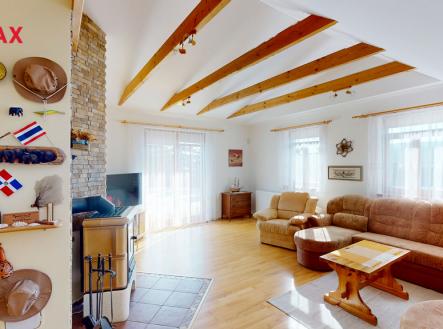 Obývací místnost s krbem | Prodej - dům/vila, 160 m²