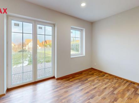 rodinny-dum-71-se-zahradou-platanova-holubice-kozinec-praha-zapad-living-room.jpg | Pronájem - dům/vila, 153 m²