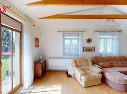 rd-cheznovice-172-se-zahradou-garazi-pergolou-a-zahr-domkem-05242025-131124.jpg | Prodej - chata/rekreační objekt, 160 m²