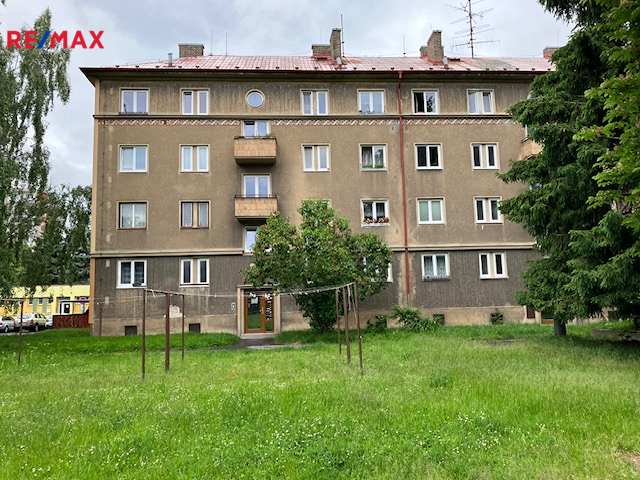 pohled na dům z parku