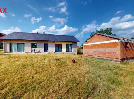 rodinny-dum-4kk-se-zahradou-a-garazi-obec-zichovec-73-07222025-125203.jpg | Prodej - dům/vila, 122 m²