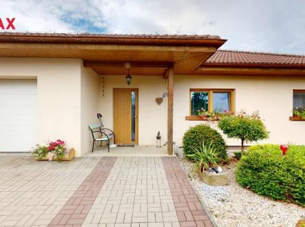 rodinny-dum-se-zahradou-zvanovice-ul-k-vrtuli-217-08152025-173514.jpg | Prodej - dům/vila, 124 m²