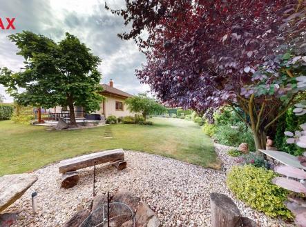 rodinny-dum-se-zahradou-zvanovice-ul-k-vrtuli-217-08152025-173129.jpg | Prodej - dům/vila, 124 m²
