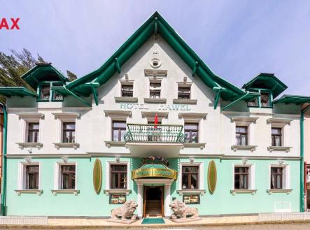 čelní pohled na hotel | Prodej - dům/vila, 832 m²