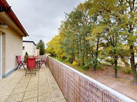 byt-31-praha-6-suchdol-olsova-5585-s-terasou-zahradou-a-sklepem-10302025-101230.jpg | Prodej bytu, 3+1, 150 m²