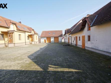 dsc01298.jpg | Prodej - nájemní dům, 1 145 m²