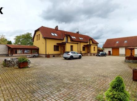 1.jpg | Prodej - nájemní dům, 1 145 m²