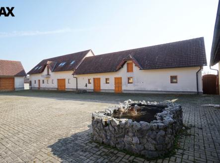 dsc01306.jpg | Prodej - dům/vila, 1 145 m²