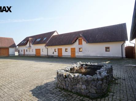 dsc01306.jpg | Prodej - dům/vila, 1 145 m²