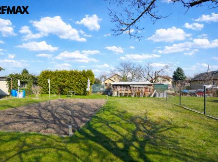 edd3a821-9d9e-49c4-b8f9-1caf41fb2657.png | Prodej - pozemek pro bydlení, 990 m²