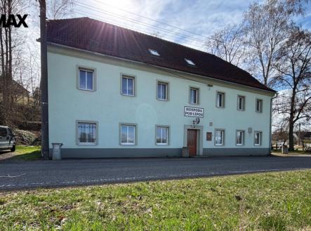 Budova z dálky | Prodej - dům/vila, 302 m²