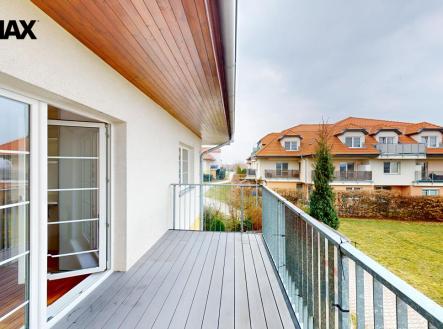 byt-c-7-3kk-s-terasou-platanova-80-holubice-kozinec-03252025-114316.jpg | Pronájem bytu, 3+kk, 71 m²