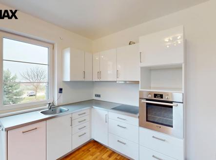 byt-c-7-3kk-s-terasou-platanova-80-holubice-kozinec-03252025-113947.jpg | Pronájem bytu, 3+kk, 71 m²