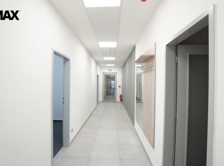 dsc01876.jpg | Pronájem - kanceláře, 416 m²