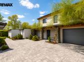 Pronájem - dům/vila, 273 m²