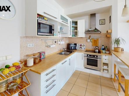 1kk-balkon-garaz-michle-elektrarenska-148413-kitchen.jpg | Prodej bytu, 1+kk, 47 m²