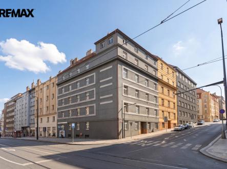 Pohled na dům-roh | Prodej bytu, 3+1, 91 m²