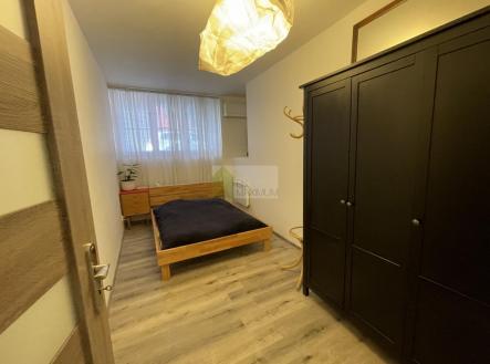 IMG_4799.jpg | Pronájem - kanceláře, 37 m²