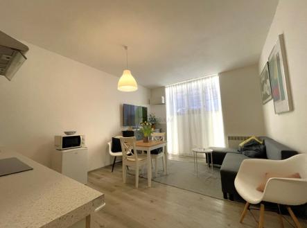 kuchyně od dveří.JPG | Pronájem - kanceláře, 37 m²