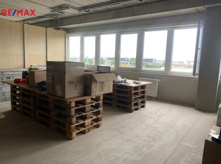 ef33e801-d1d9-42ce-87de-b0a4a9f372fb.jpeg | Pronájem - obchodní prostor, 586 m²