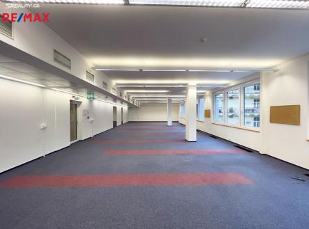 Pronájem - kanceláře, 140 m²