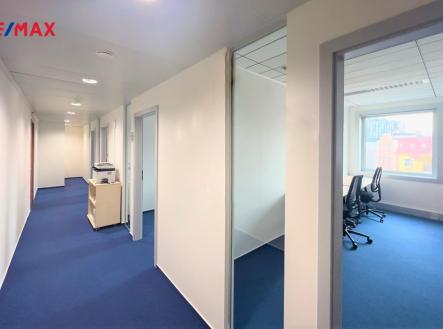 f2sbsgl.jpeg | Pronájem - kanceláře, 173 m²