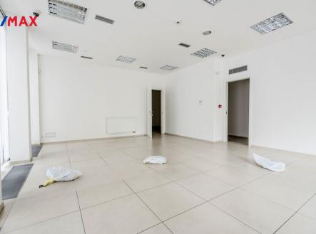 Pronájem - obchodní prostor, 112 m²