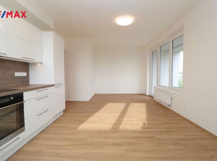Obývací pokoj + kk | Pronájem bytu, 2+kk, 56 m²