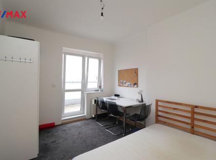 Pokoj s terasou | Pronájem bytu, 2+1, 46 m²