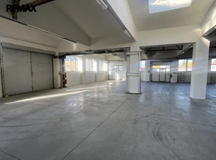 img-5040.jpg | Pronájem - skladovací prostor, 1 494 m²