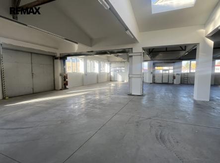img-5040.jpg | Pronájem - skladovací prostor, 1 494 m²