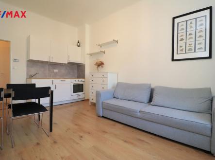Obývací část + kk | Pronájem bytu, 2+kk, 40 m²