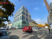 Pronájem - kanceláře, 595 m²