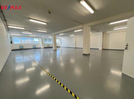 Pronájem - skladovací prostor, 224 m² obrázek