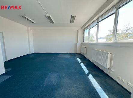 kancl-2patro.jpg | Pronájem - skladovací prostor, 224 m²