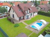 Pronájem - dům/vila, 228 m²