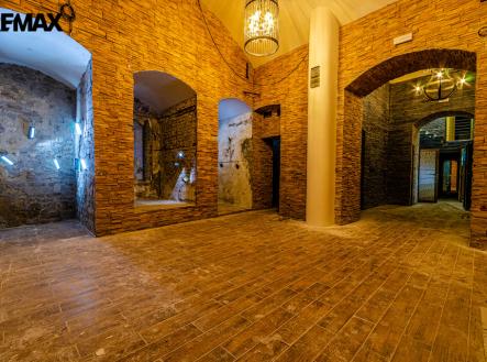 dsc-0018-1.jpg | Pronájem - restaurace, 295 m²