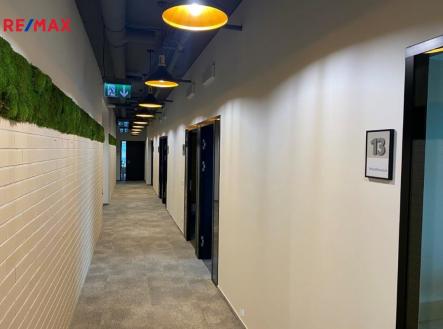 fefa7b1e-f9ba-4e01-8206-b6e5f2ffe877.jpg | Pronájem - kanceláře, 394 m²