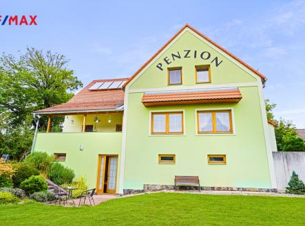 07dee308-aa7b-4089-9274-224182bc9989.jpg | Prodej - dům/vila, 341 m²