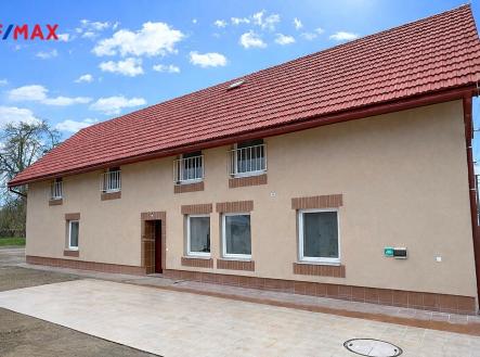 Pohled na RD | Prodej - dům/vila, 235 m²