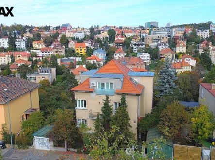 Pohled na dům | Prodej - dům/vila, 337 m²