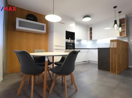 Jídelní kout + kk | Pronájem bytu, 3+kk, 67 m²