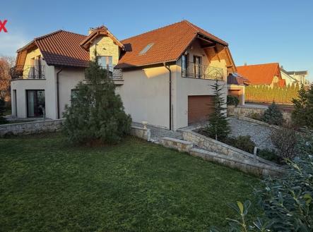 Dům | Prodej - dům/vila, 328 m²