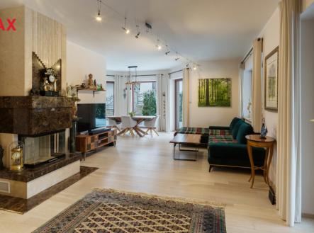 Obytná místnost | Prodej - dům/vila, 328 m²