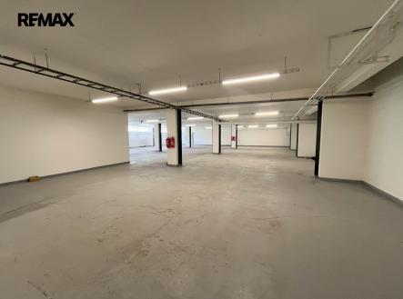 suteren-404-m2-b.jpg | Pronájem - skladovací prostor, 436 m²